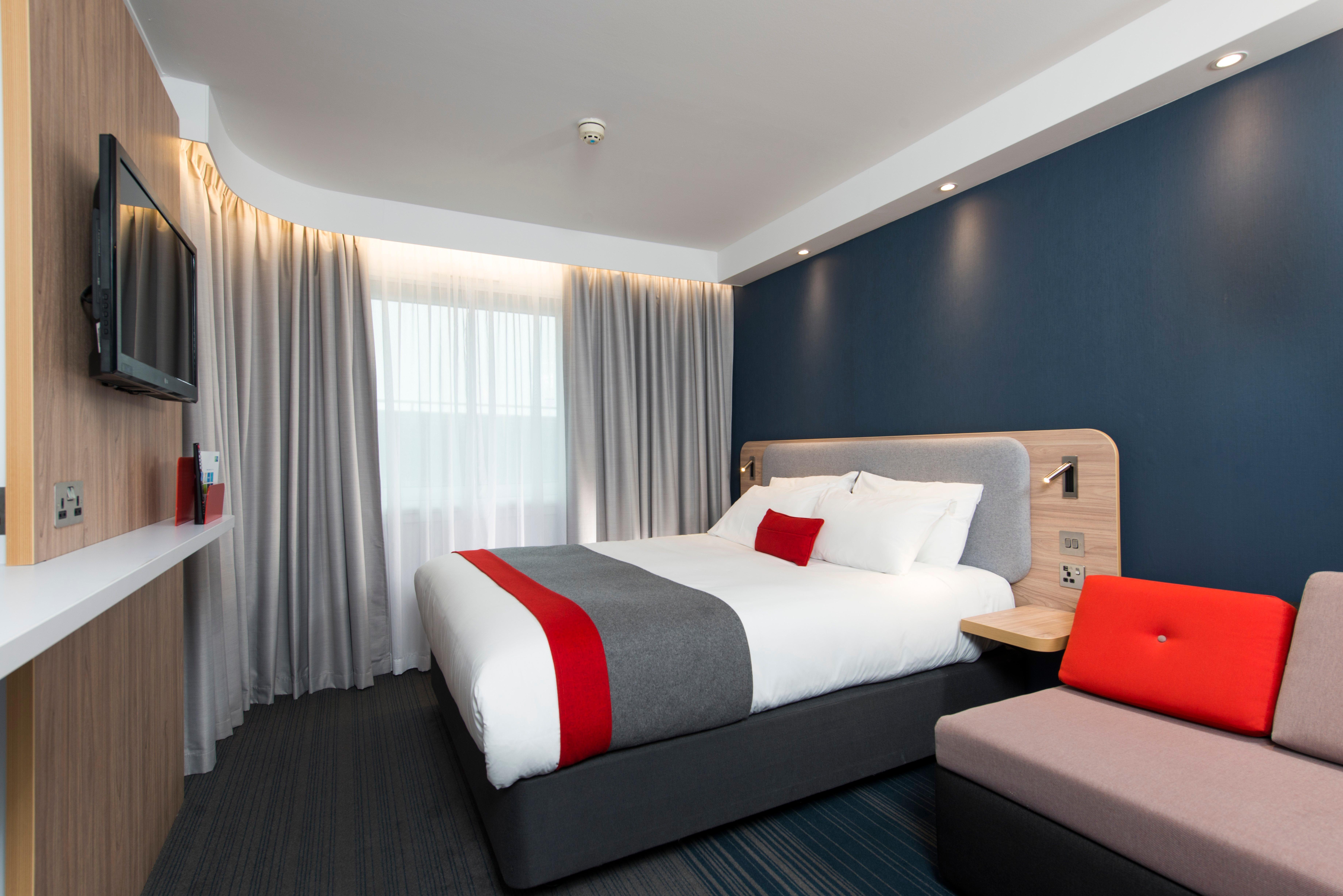 Holiday Inn Express Milton Keynes By Ihg Exterior foto