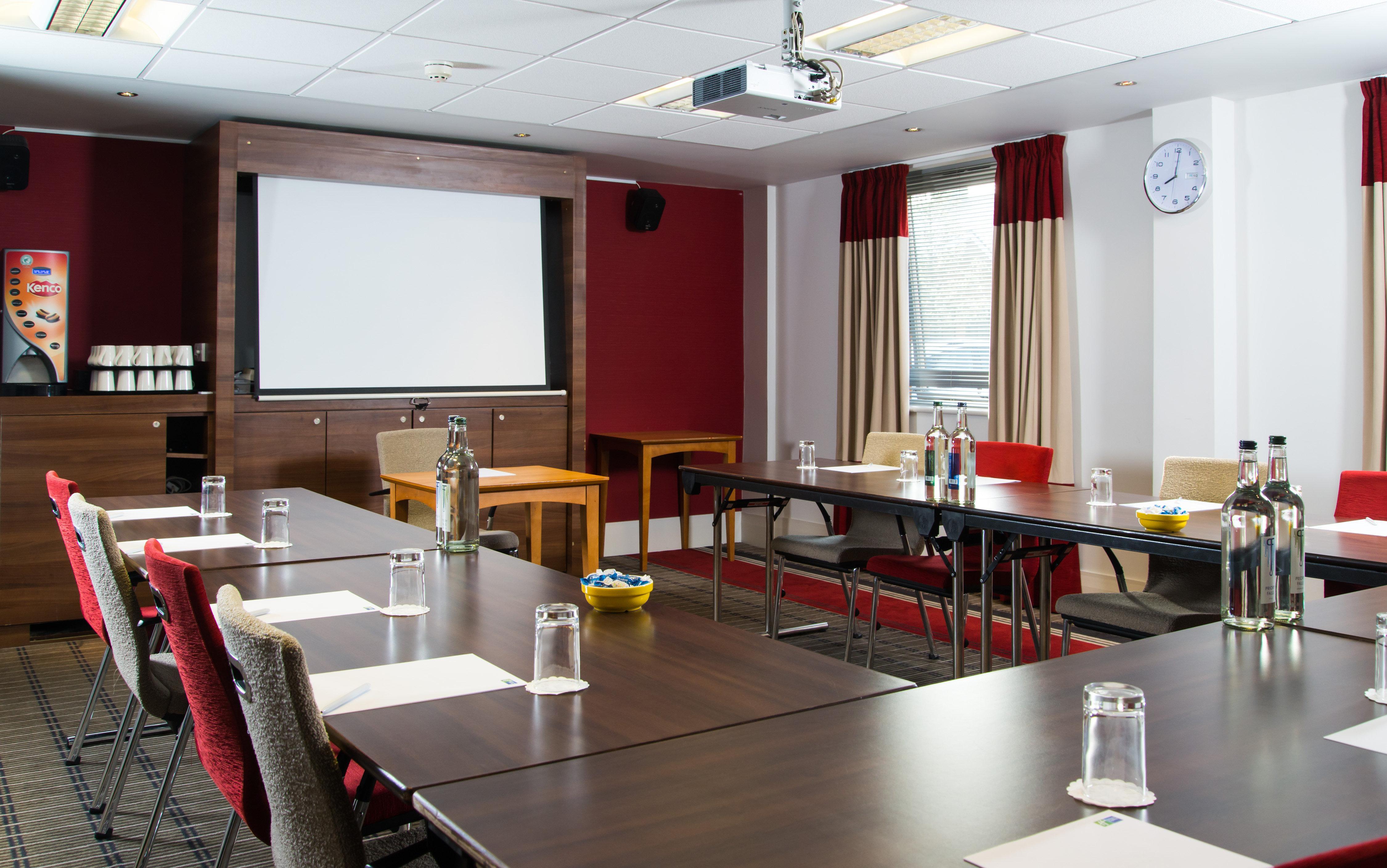 Holiday Inn Express Milton Keynes By Ihg Exterior foto