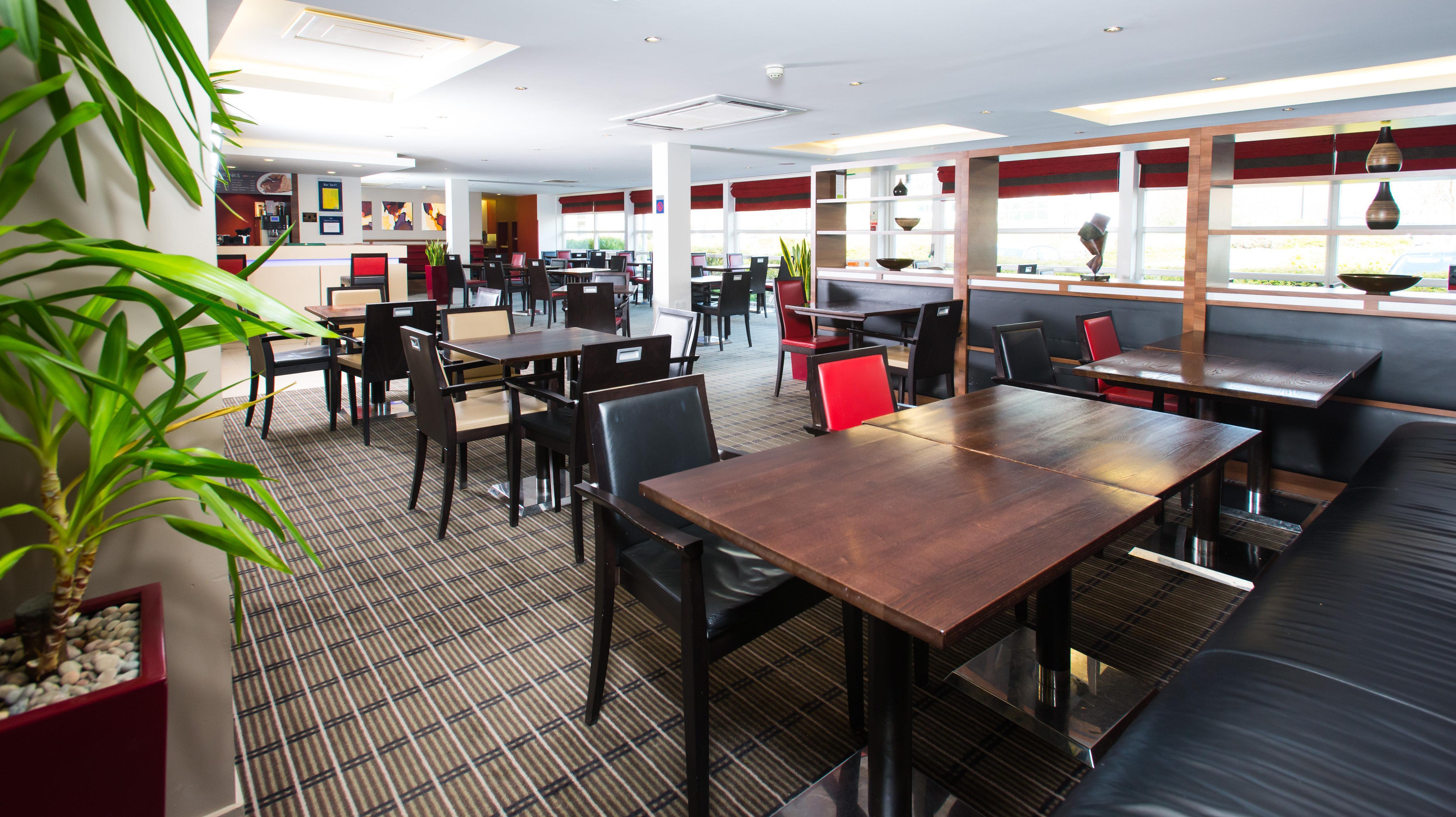 Holiday Inn Express Milton Keynes By Ihg Exterior foto