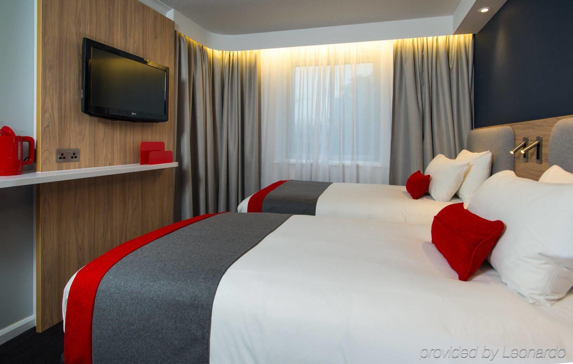 Holiday Inn Express Milton Keynes By Ihg Exterior foto